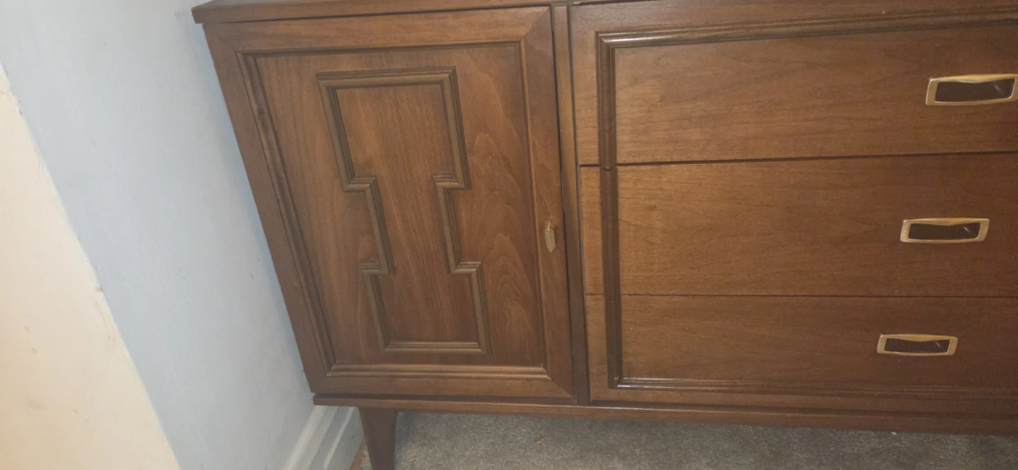 Bassett Furniture Industries MCM credenza - photo 4
