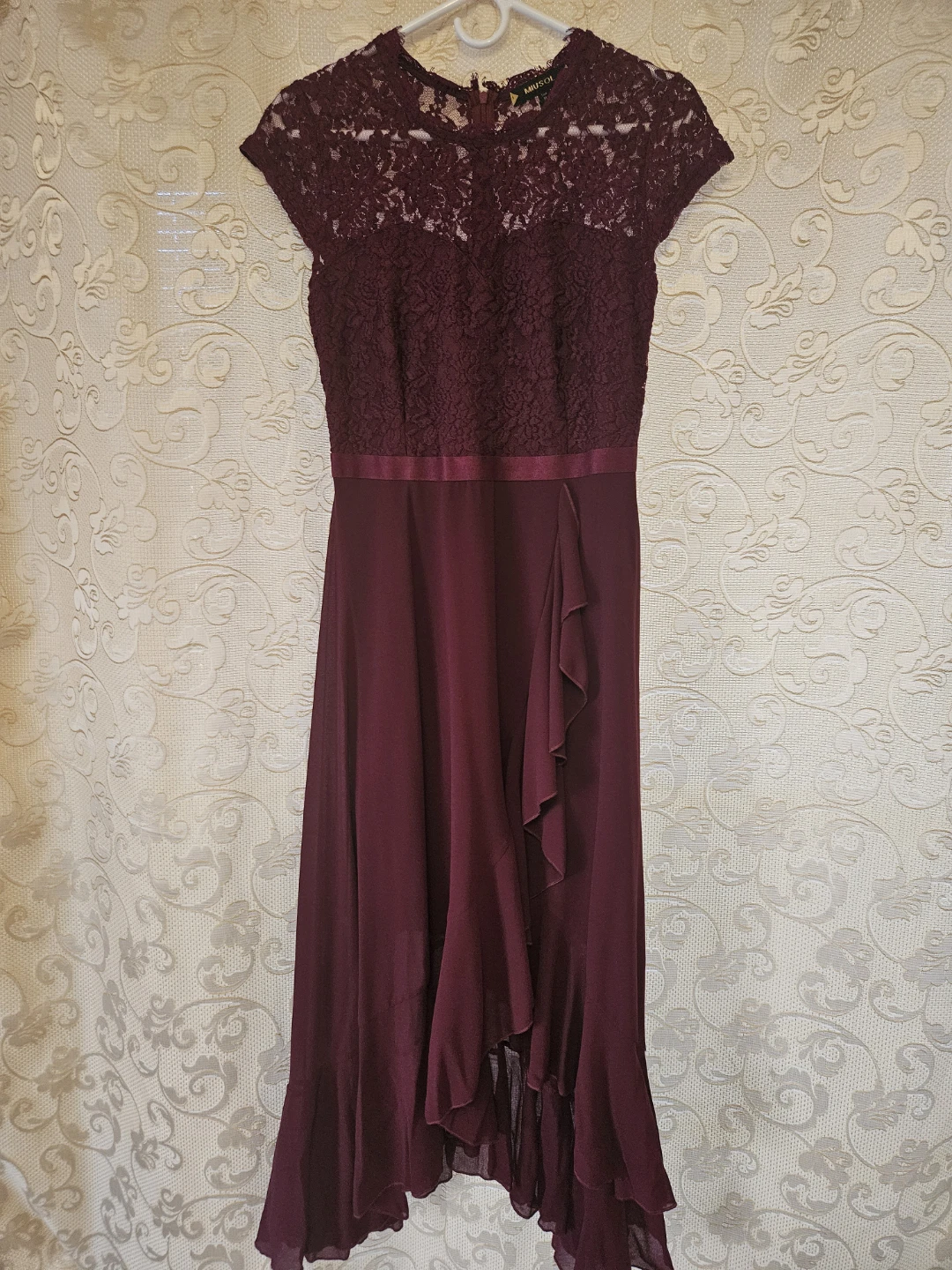 Miusol Burgundy Lace Cap Sleeve Dress