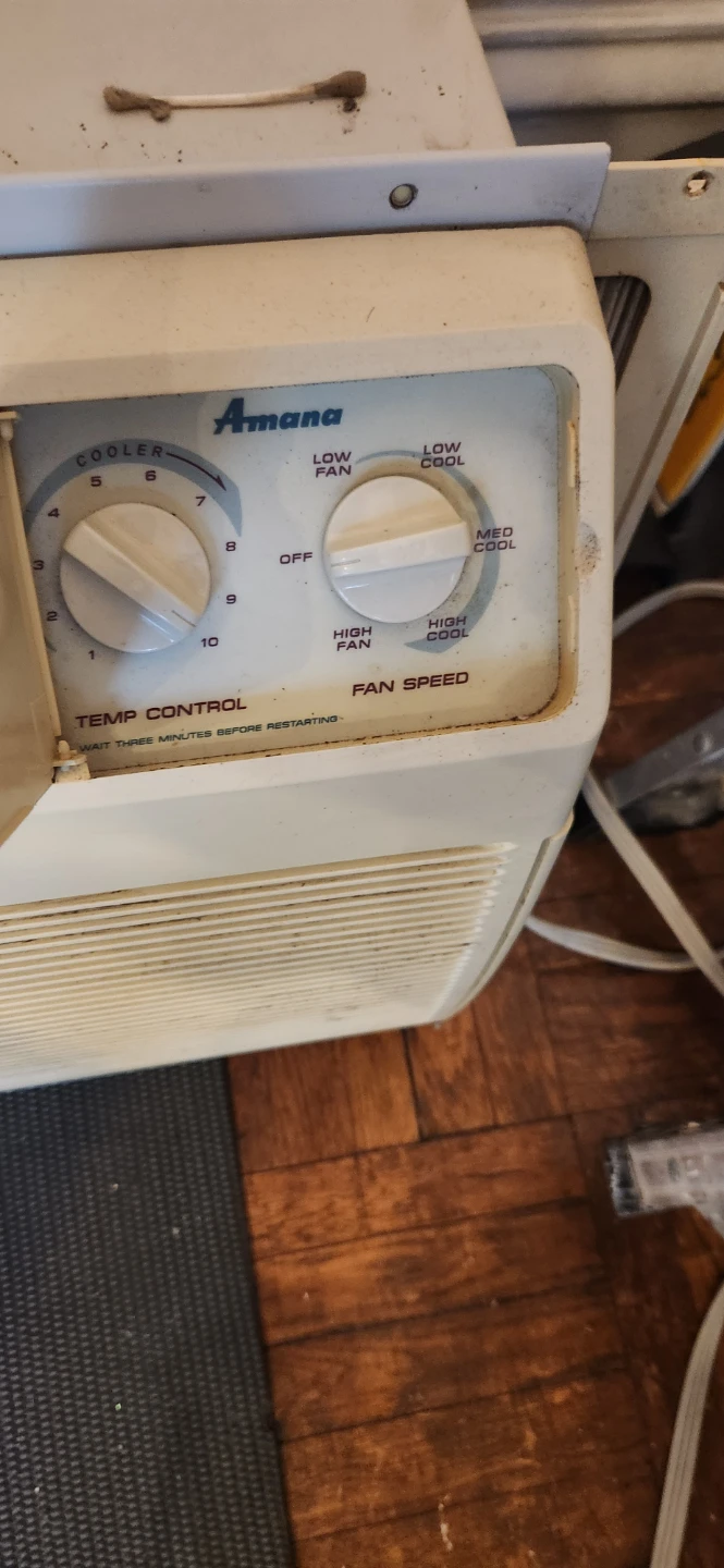 Amana Window Air Conditioner - photo 2