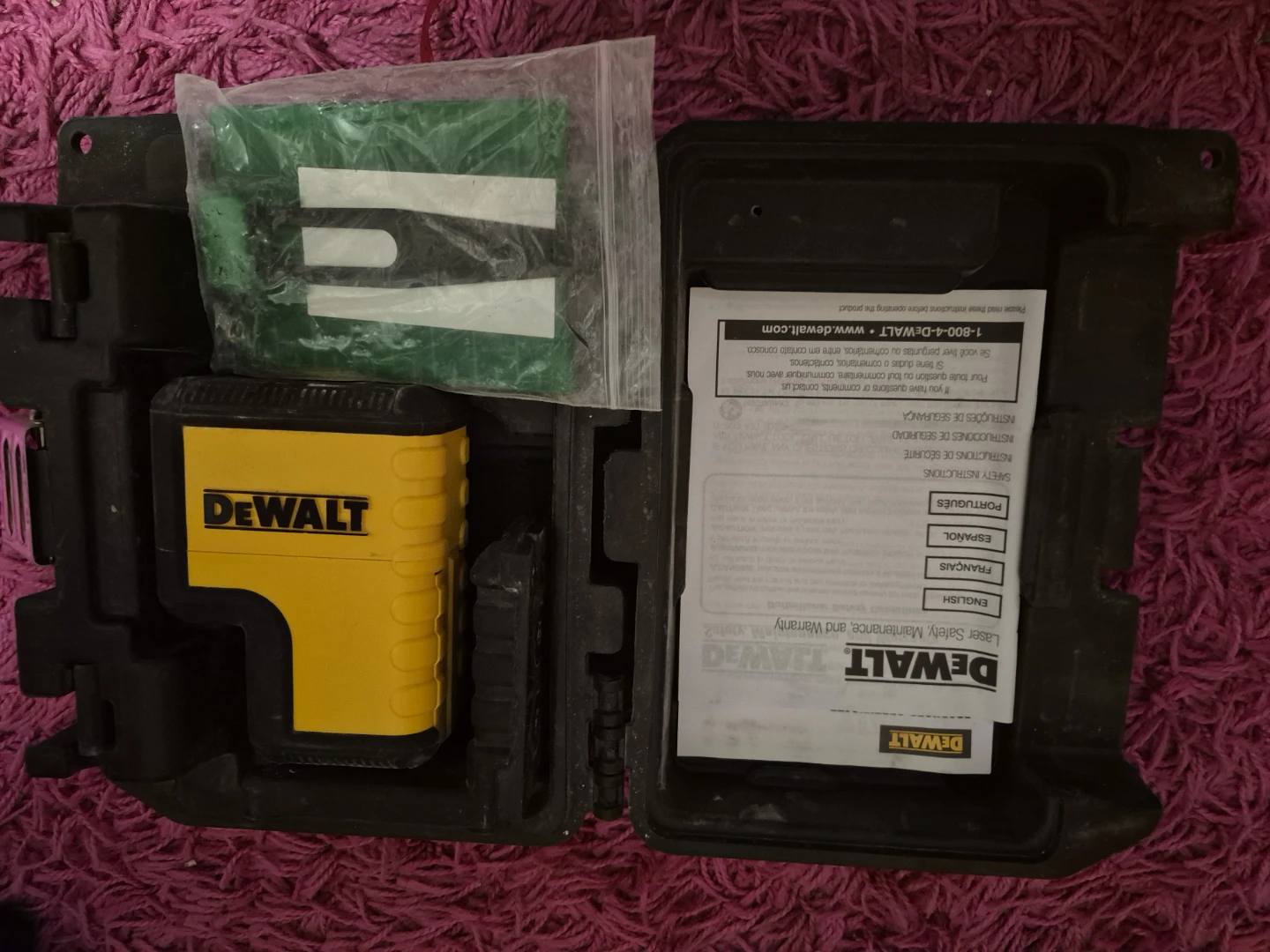DEWALT DW083CG Laser Level - photo 2