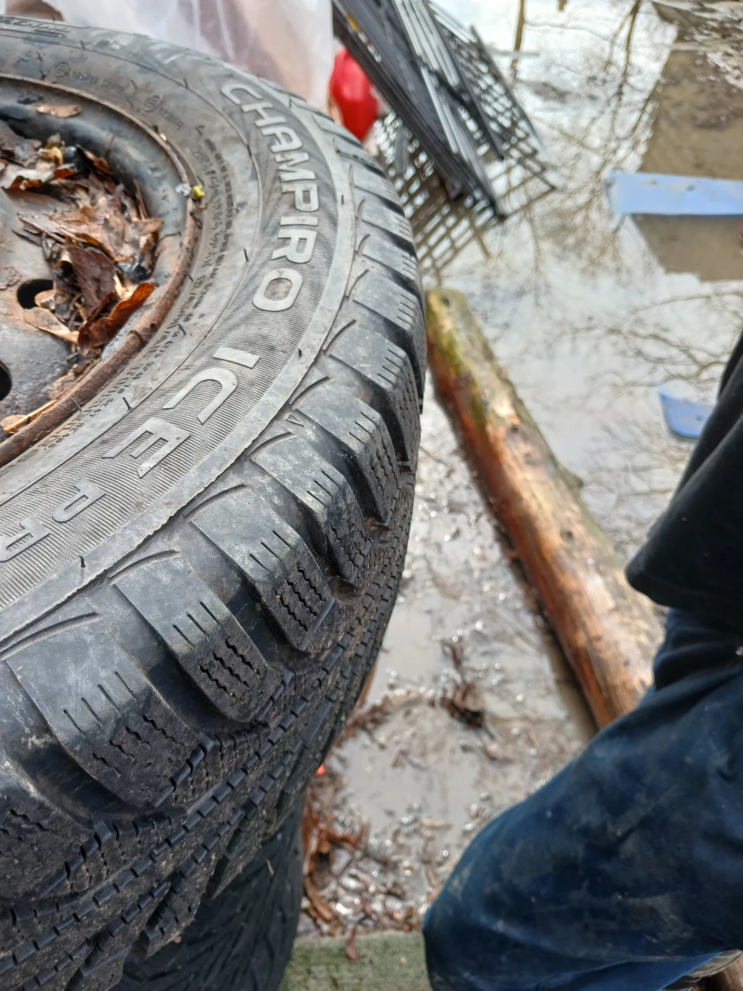 Goodyear Winter Tires (Set of 4) - 215/60R16 - photo 3
