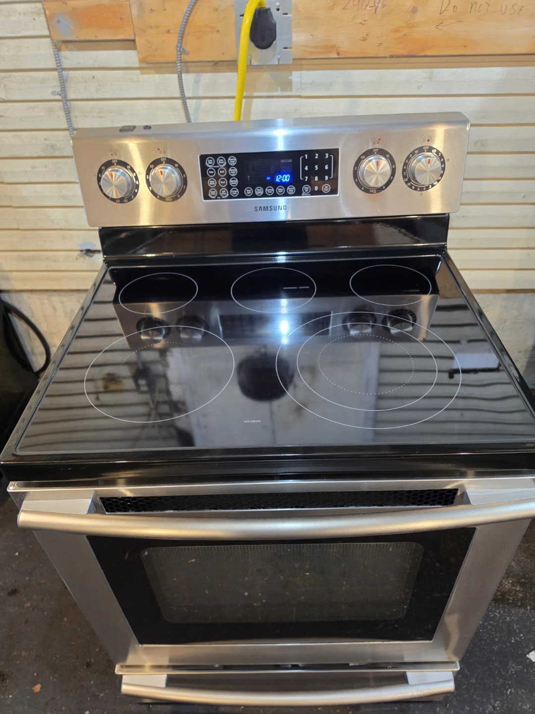 Samsung Electric Steam-Clean Stove - Delivery Available - photo 3