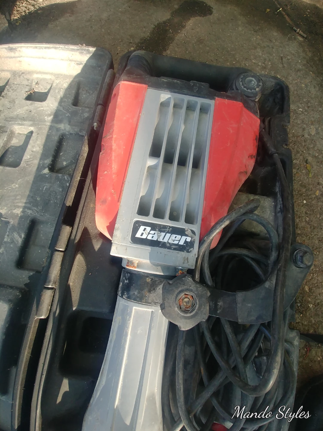 Bauer 35 LB Pro Demolition Hammer Drill Kit - photo 5