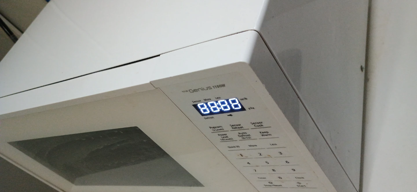 Panasonic Genius 1100W Microwave Oven