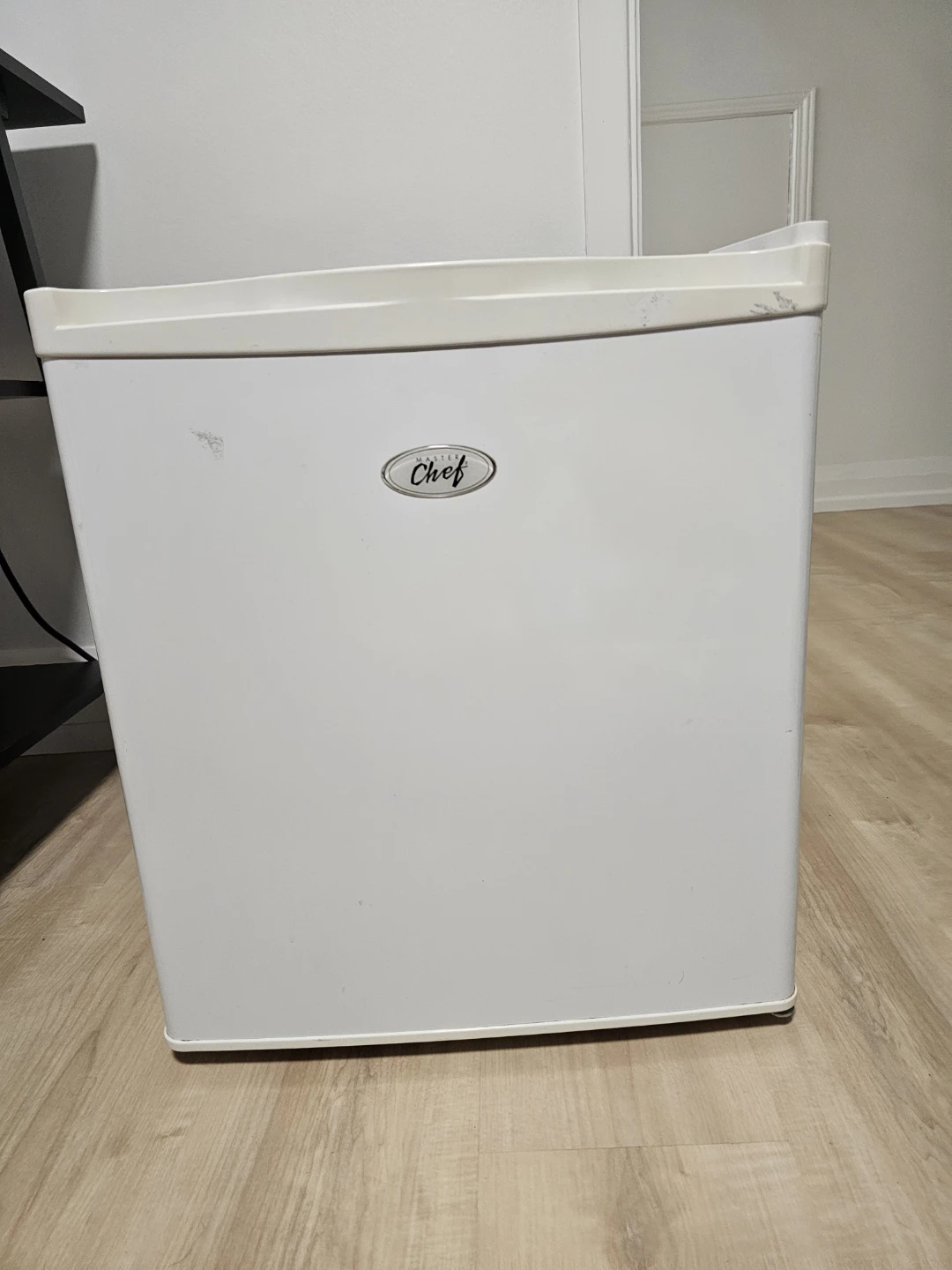 MASTER Chef 1.6 cu.ft. Compact Mini Fridge for Sale