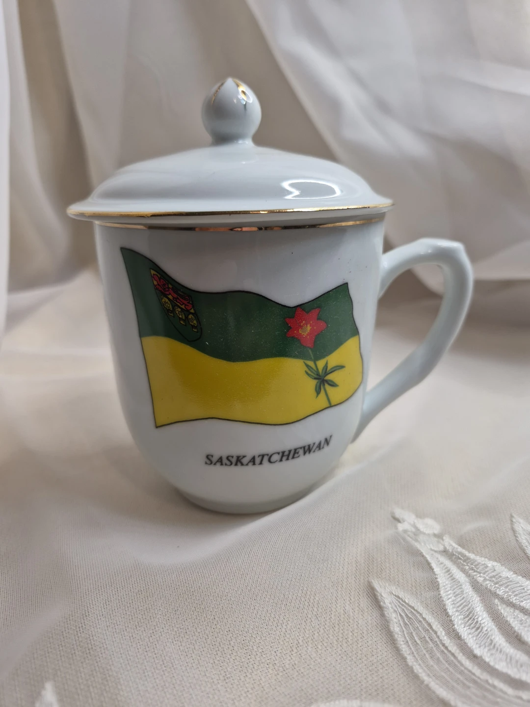 Canadian Collection Saskatchewan Porcelain Mug with Lid