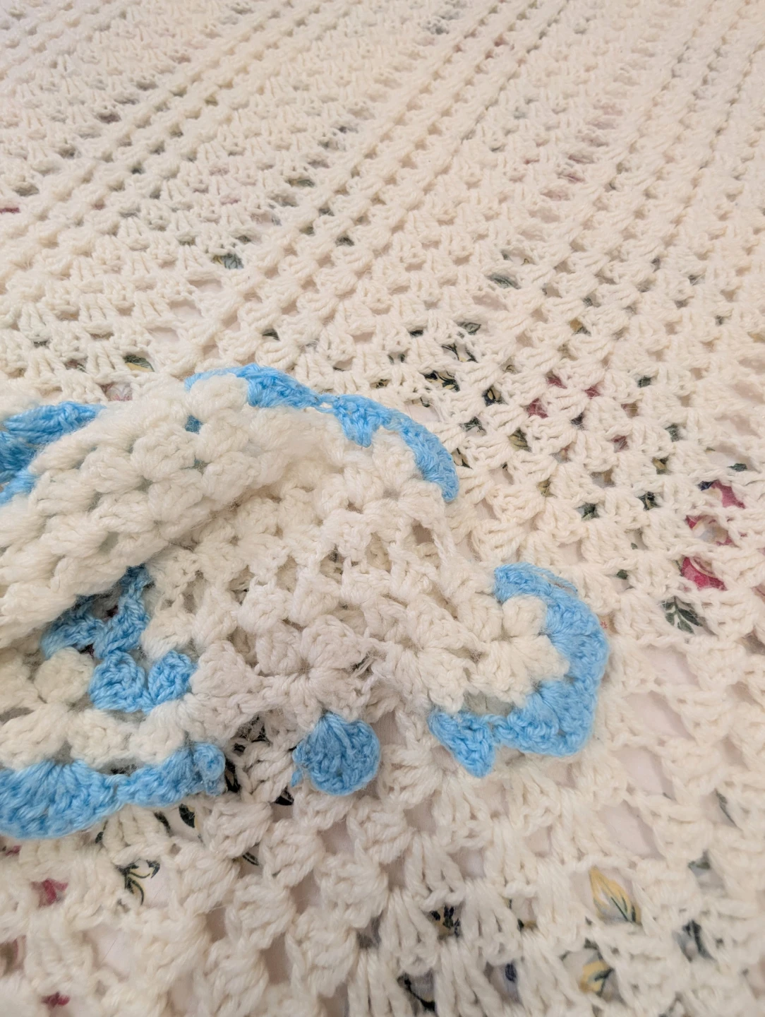 Vintage Handmade Crochet Blanket - photo 3