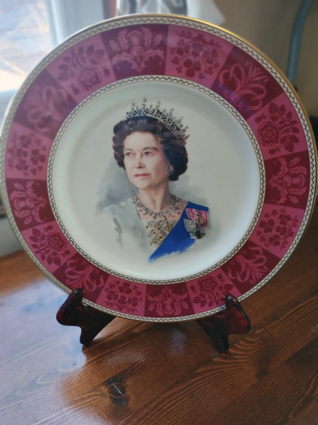 Royal Doulton Queen Elizabeth II Coronation Anniversary Plate - photo 3