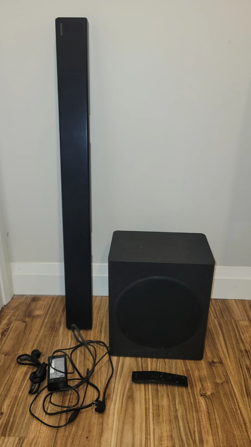 Samsung HW-T650 Soundbar with wireless subwoofer