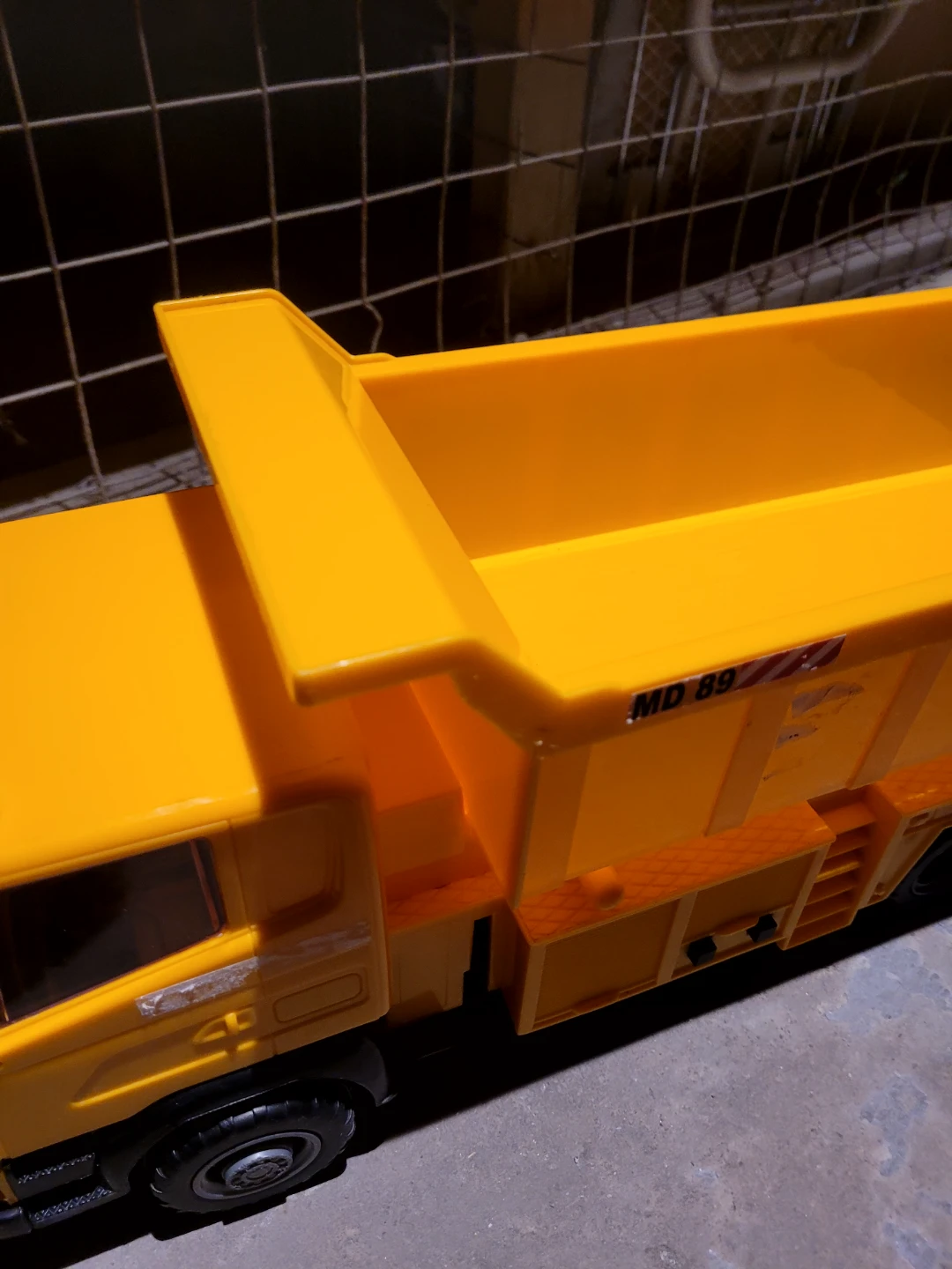 Scania MD 89 Yellow Dump Truck Toy🥕 - photo 2