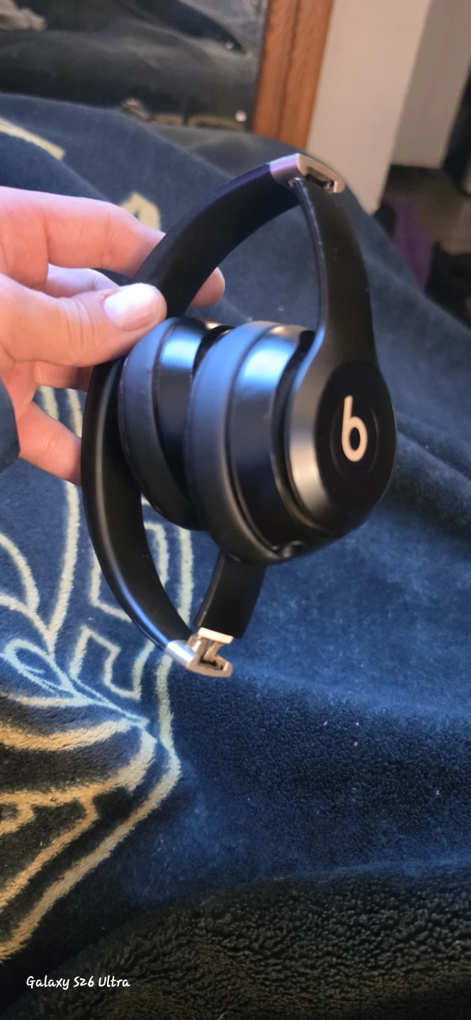 Beats Solo 4  Black and Gold Wireless  Headphones - photo 2