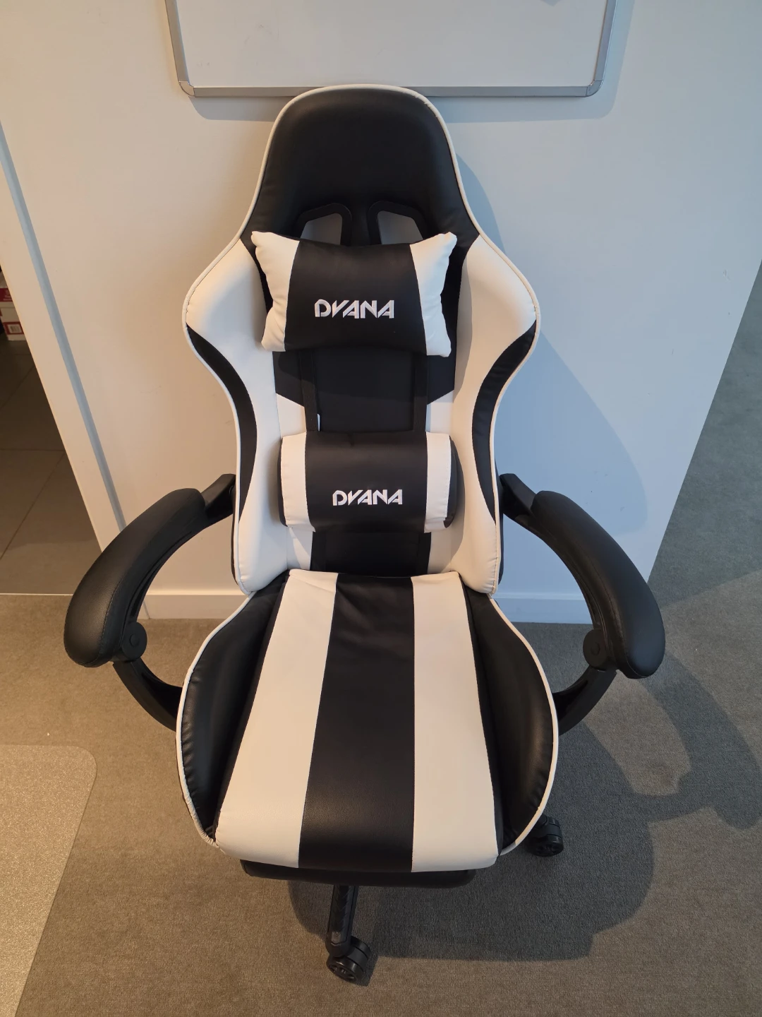 DIANA Gaming Chair - Black & White