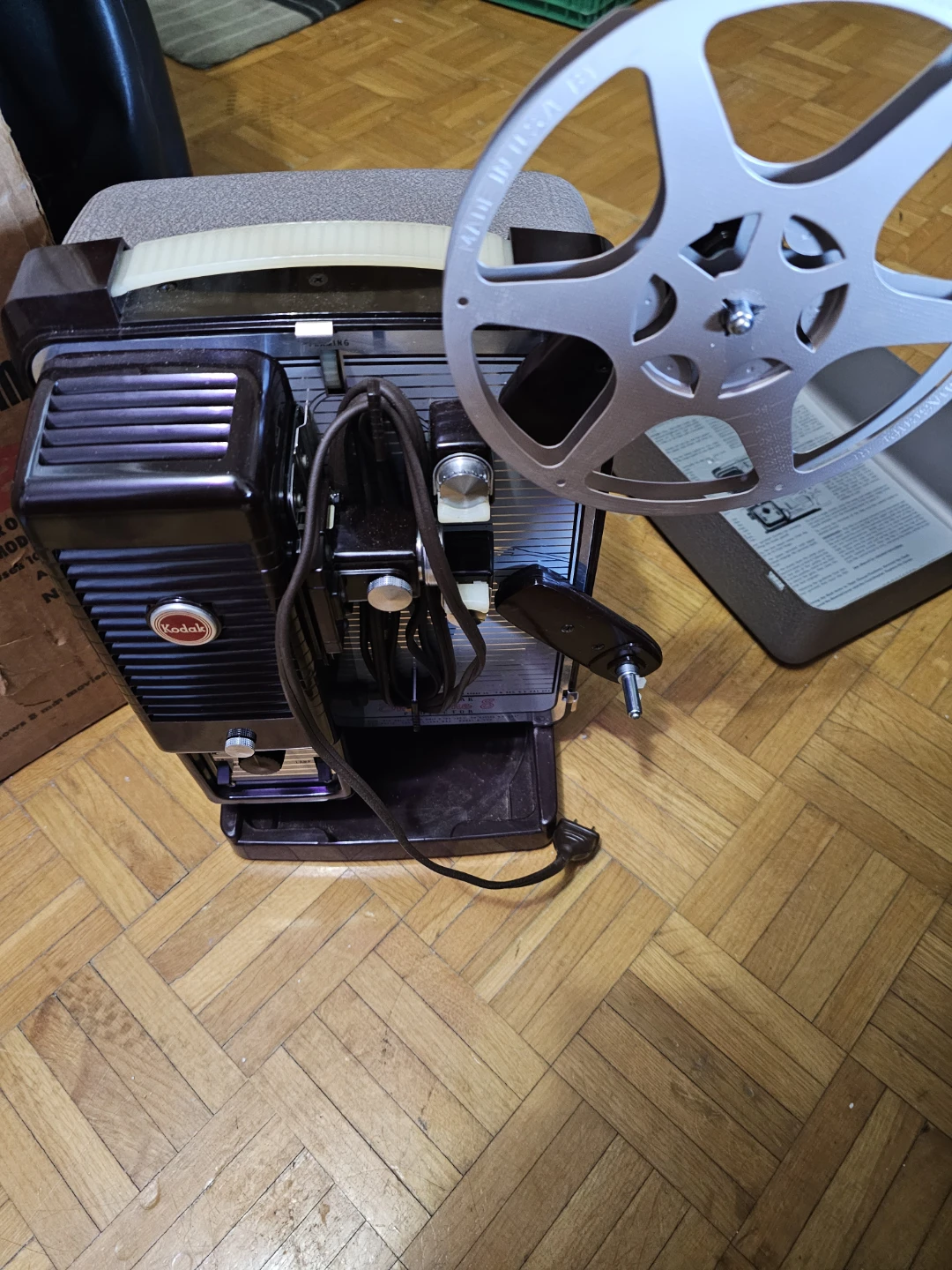 Kodak Showtime 8 Projector - photo 2