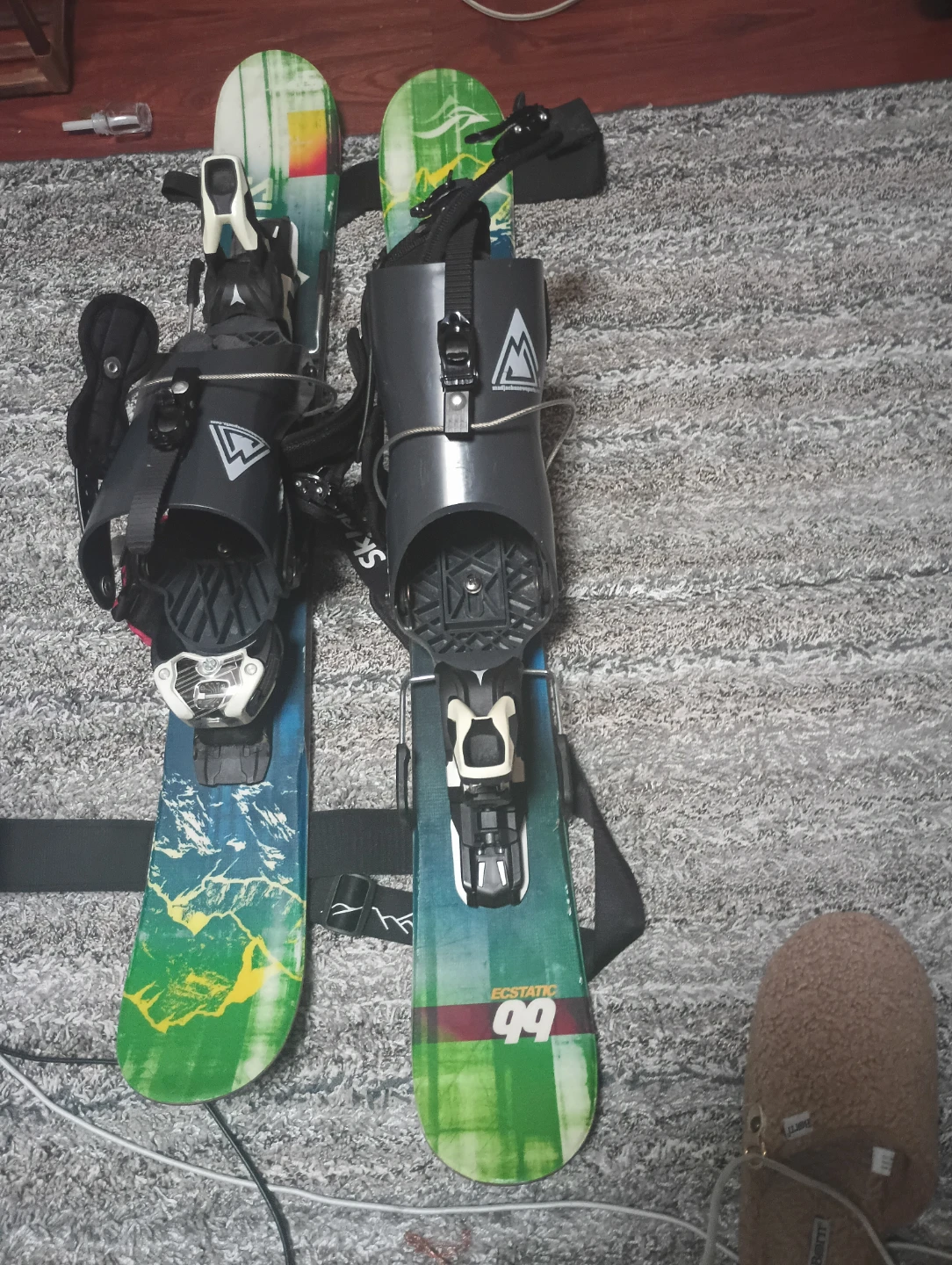 Slightly used ski equipment - photo 2