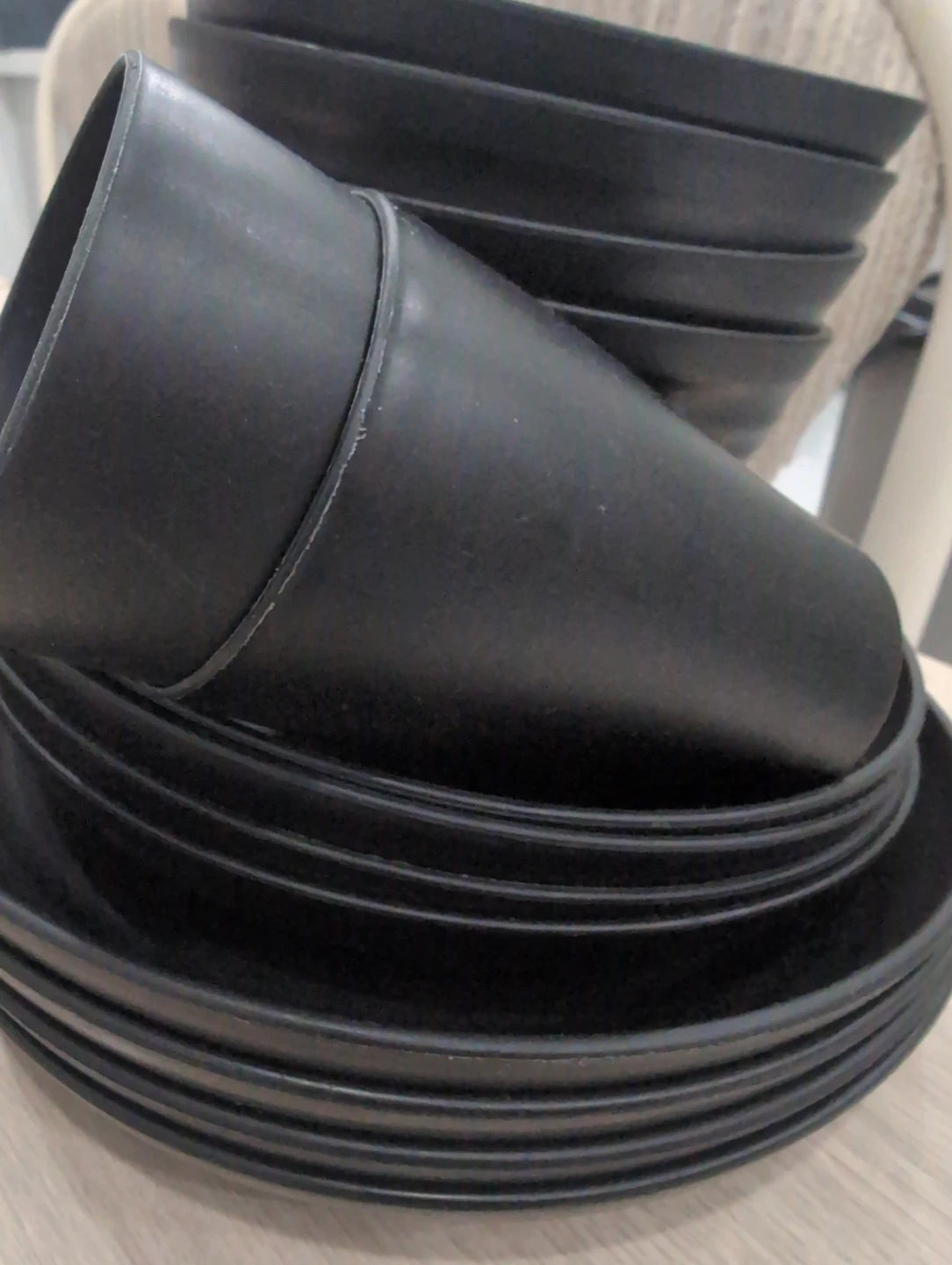 16 PC's Black Dinnerware Set