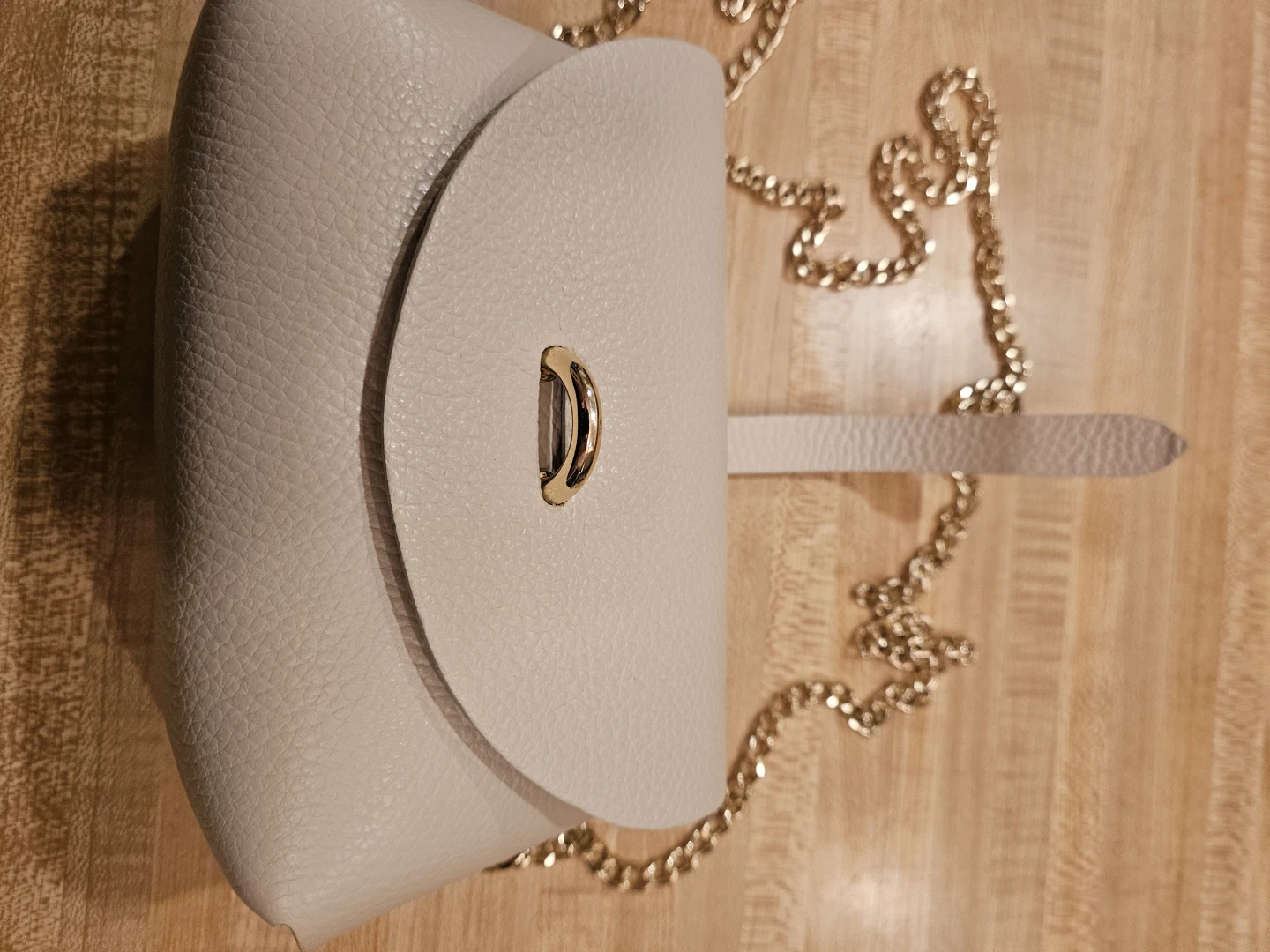 Small cream crossbody bag with gold chain strap - photo 3
