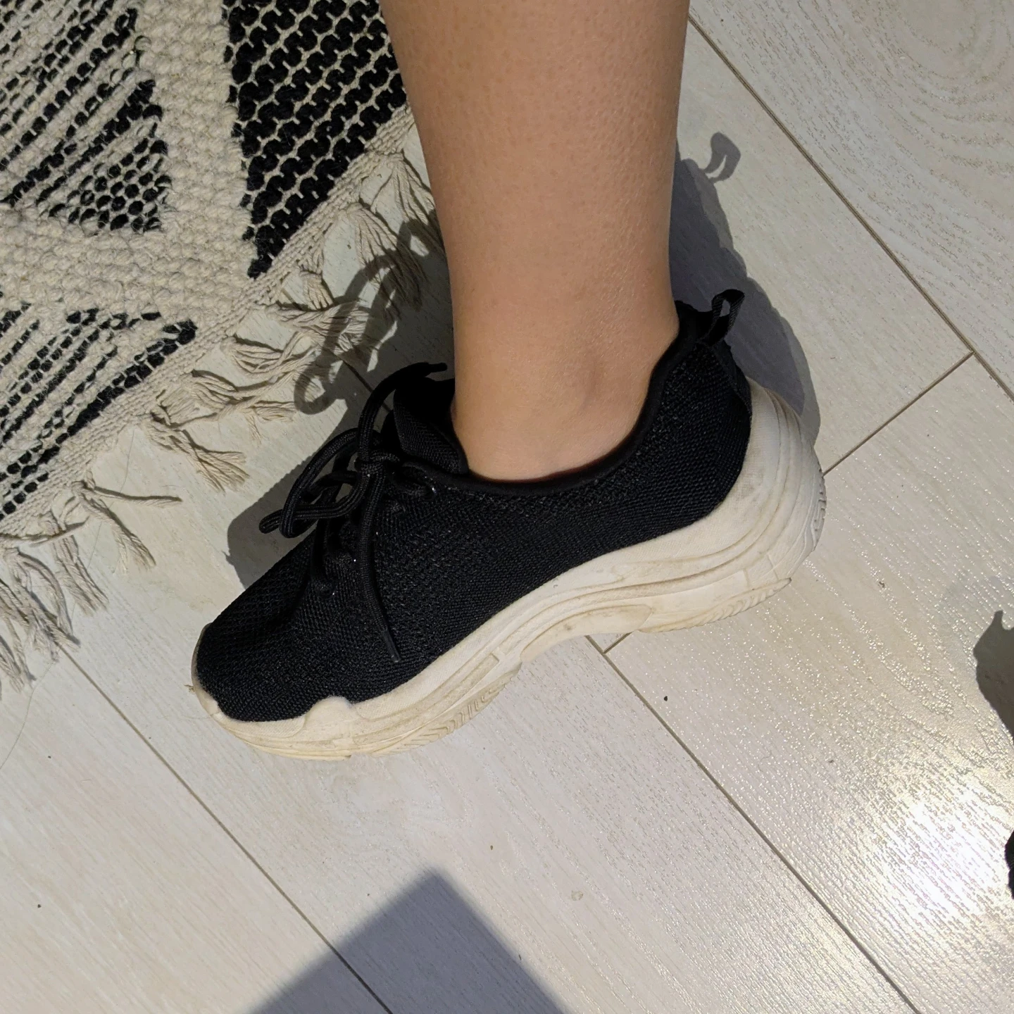 *FREE* 🆓 Chunky Sneakers