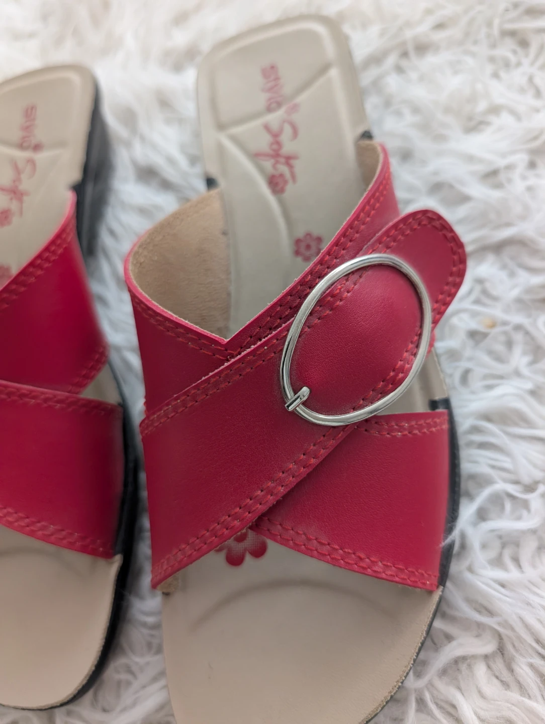 Stylo Soft Red Slip-On Sandals Women's - photo 2