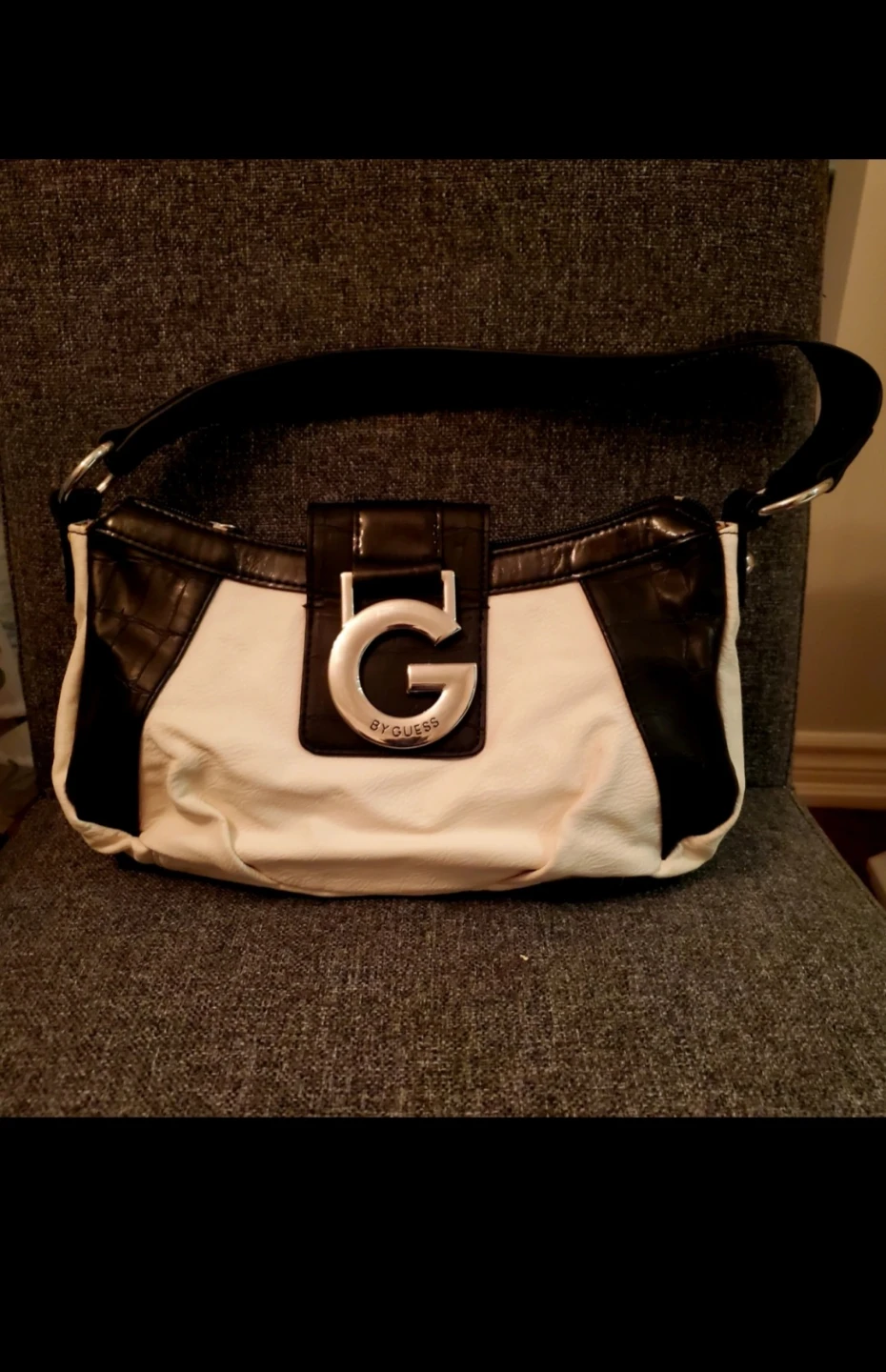 Guess Shoulder Bag