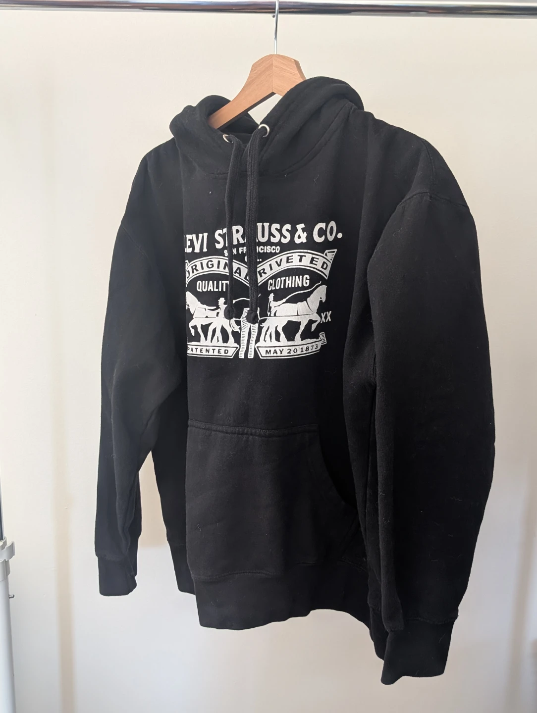 Levi's Black Hoodie Sweatshirt