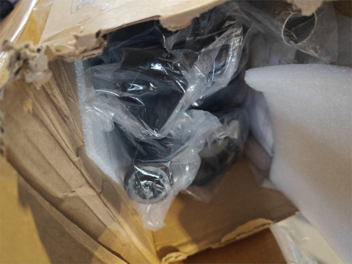 Brand New>>Corded Stick Vacuum Cleaner with 20000PA Suction - photo 4