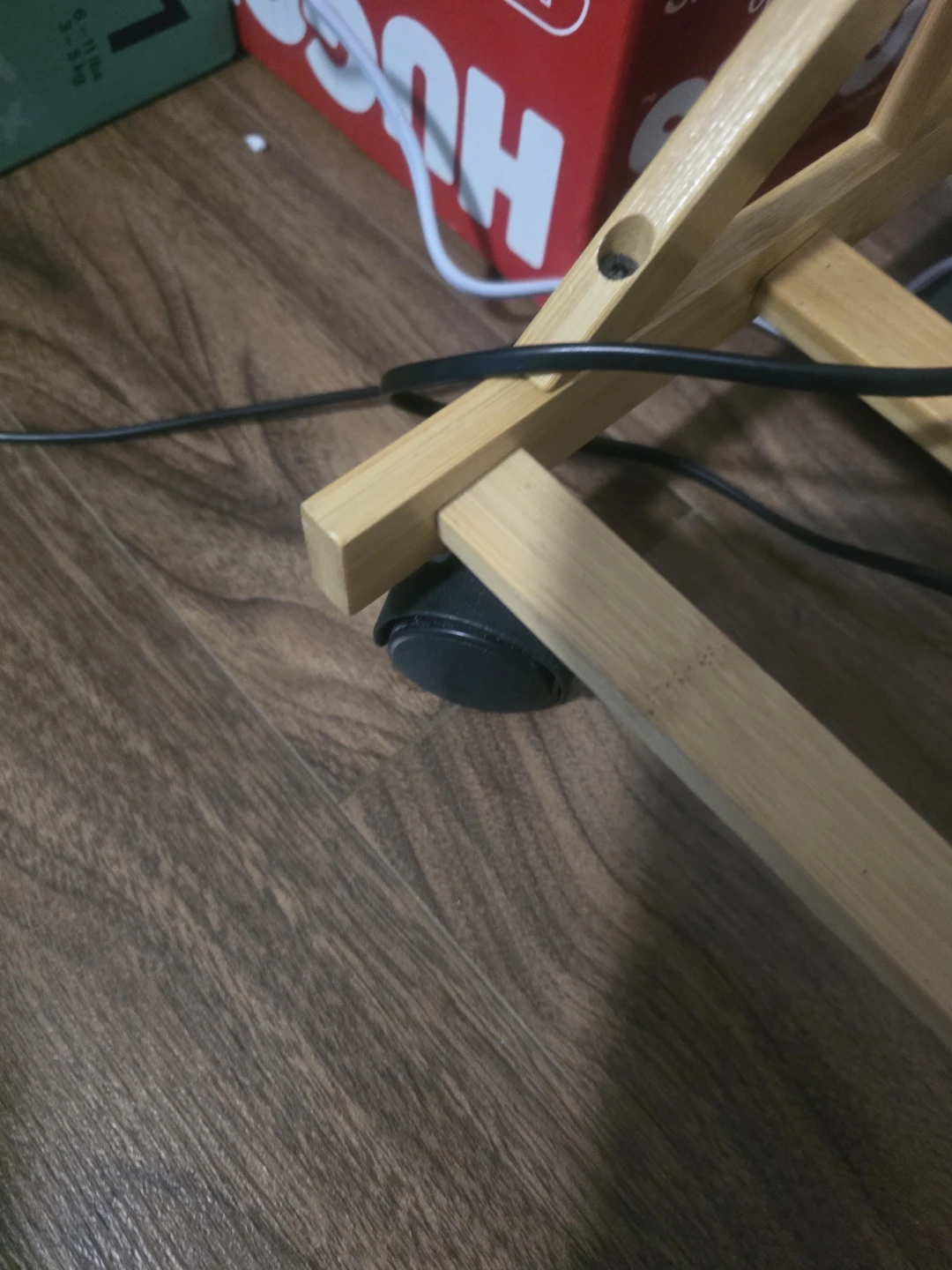 bamboo Clothes Rack with moving tires - photo 3