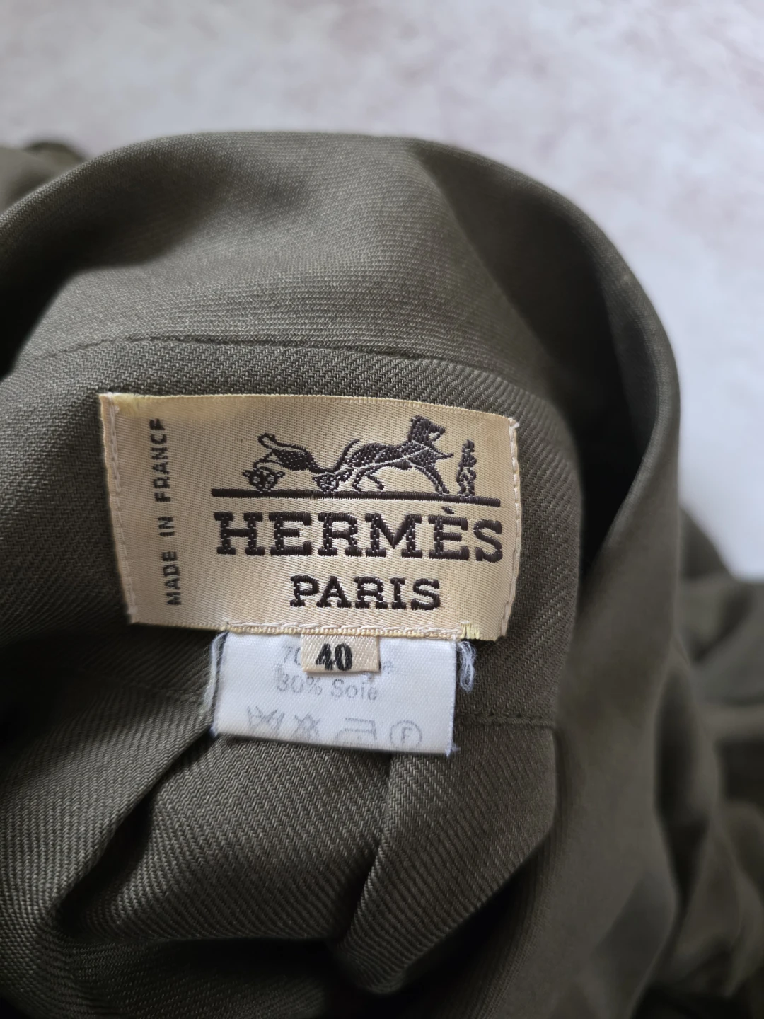 Hermès Paris Men's Olive Green Silk Button-Up Shirt Size 40 - photo 3