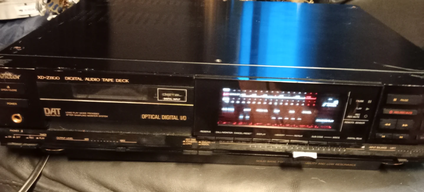 Victor XD-Z1100 Digital Audio Tape Deck
