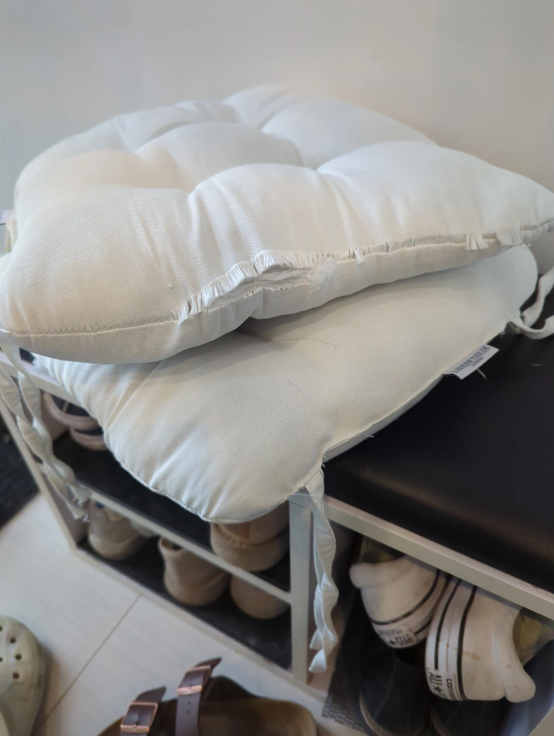 White Tufted Seat Cushion with Ties - photo 2