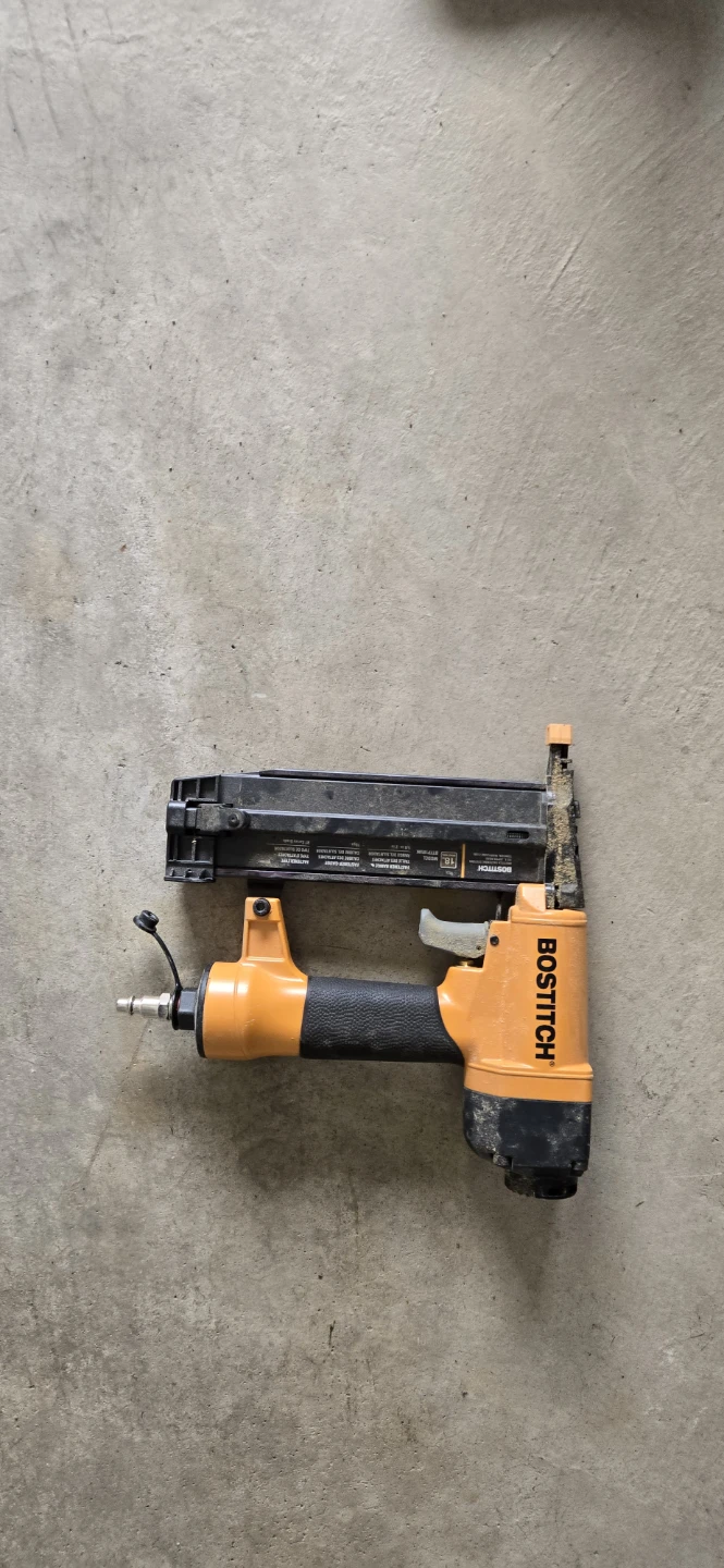 BOSTITCH Brad Nailer