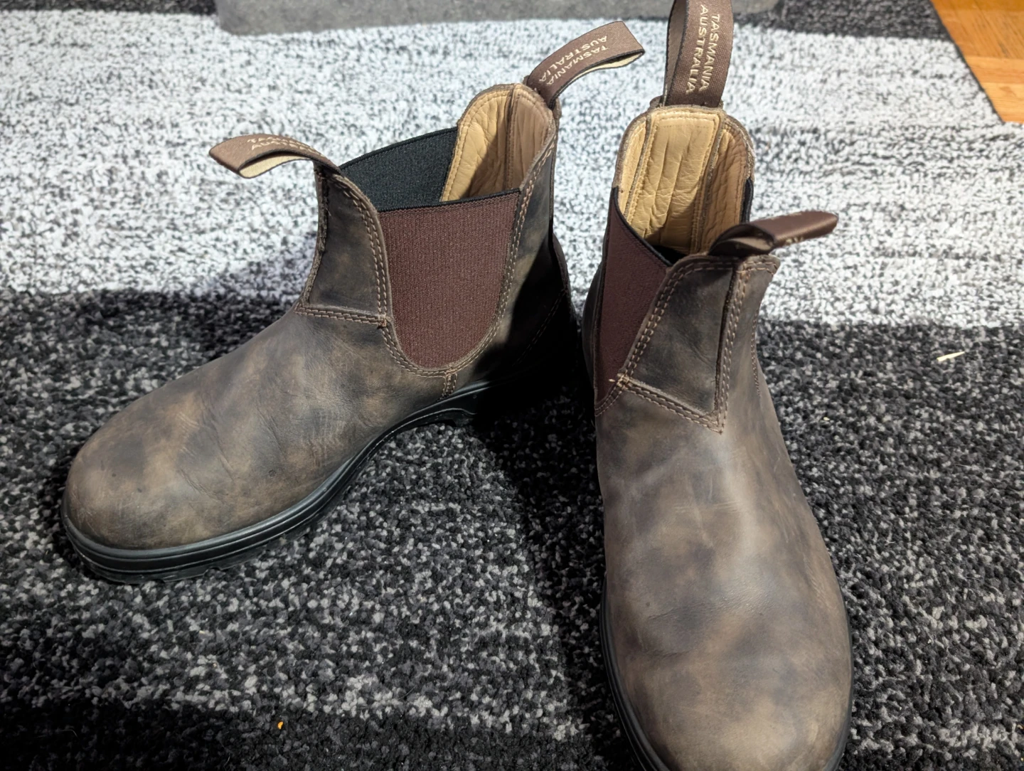 Blundstone Rustic Brown Leather Chelsea Boots