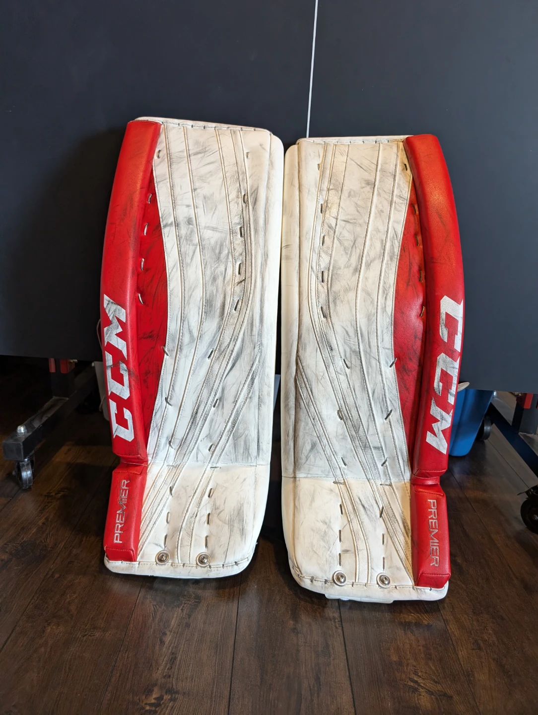 CCM Premier pro goalie pads - photo 2