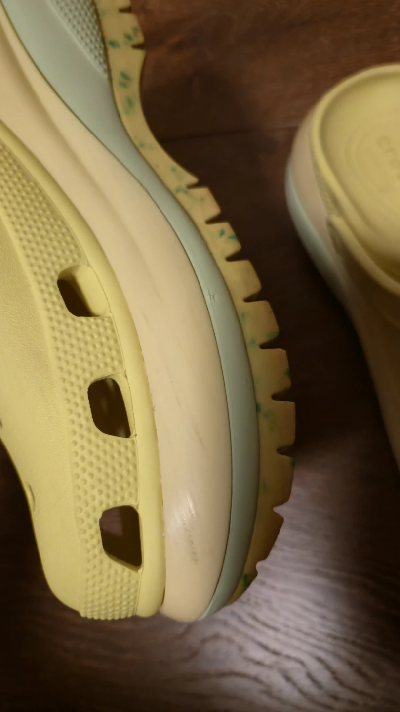 Yellow Crocs mega crush with Pac-Man Jibbitz - photo 4