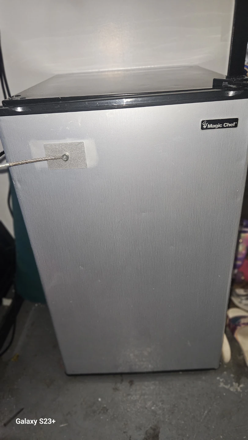 Magic Chef Mini Refrigerator - photo 5