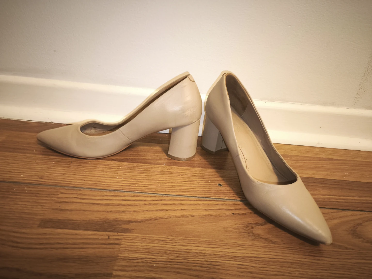 Apt. 9 Pointed Toe Heels