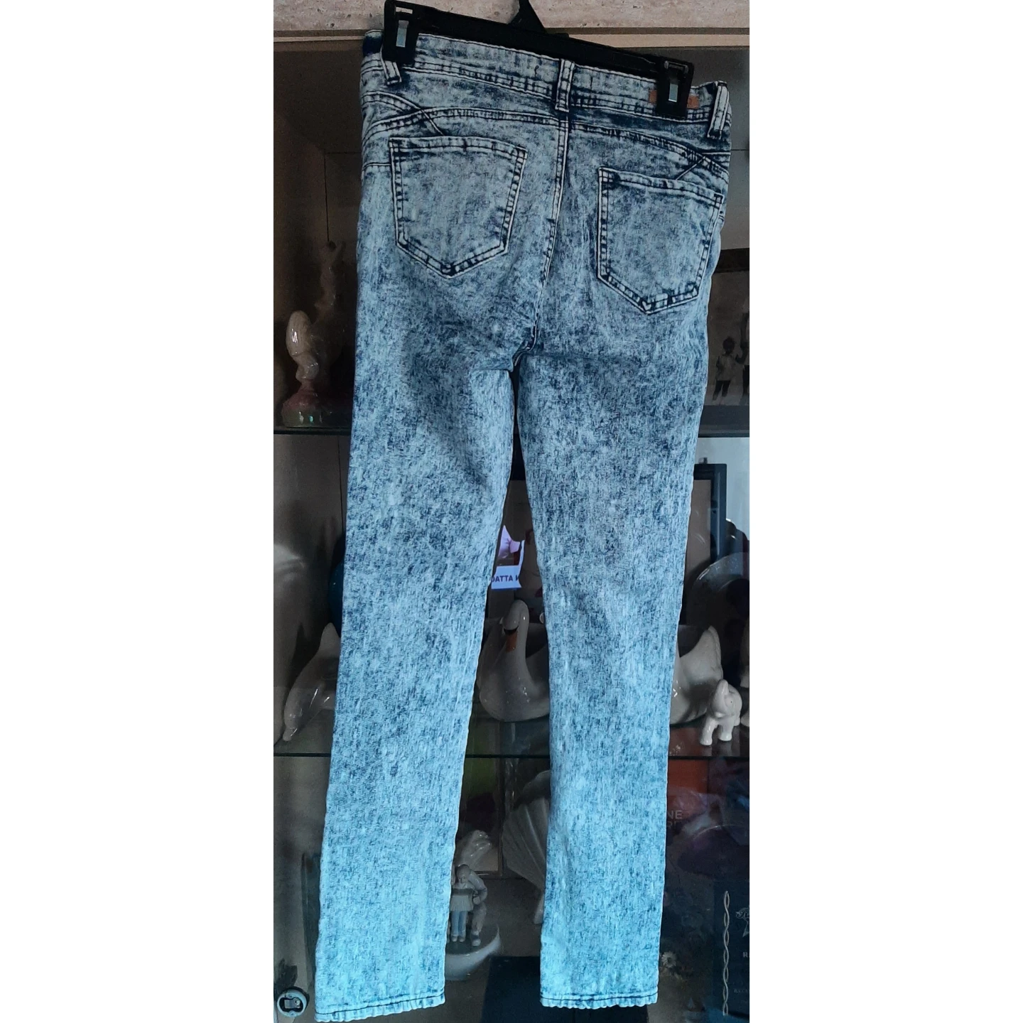 2 pc Women's Acid Wash Ripped Jeans and Cutout Top Set - photo 3