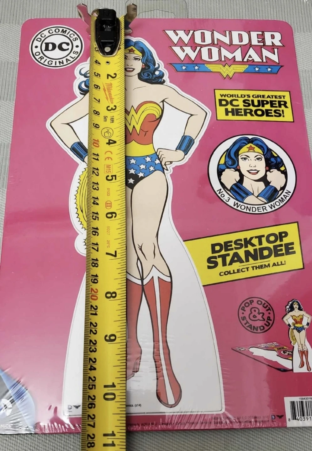 New DC comics wonder woman desktop standee - photo 3