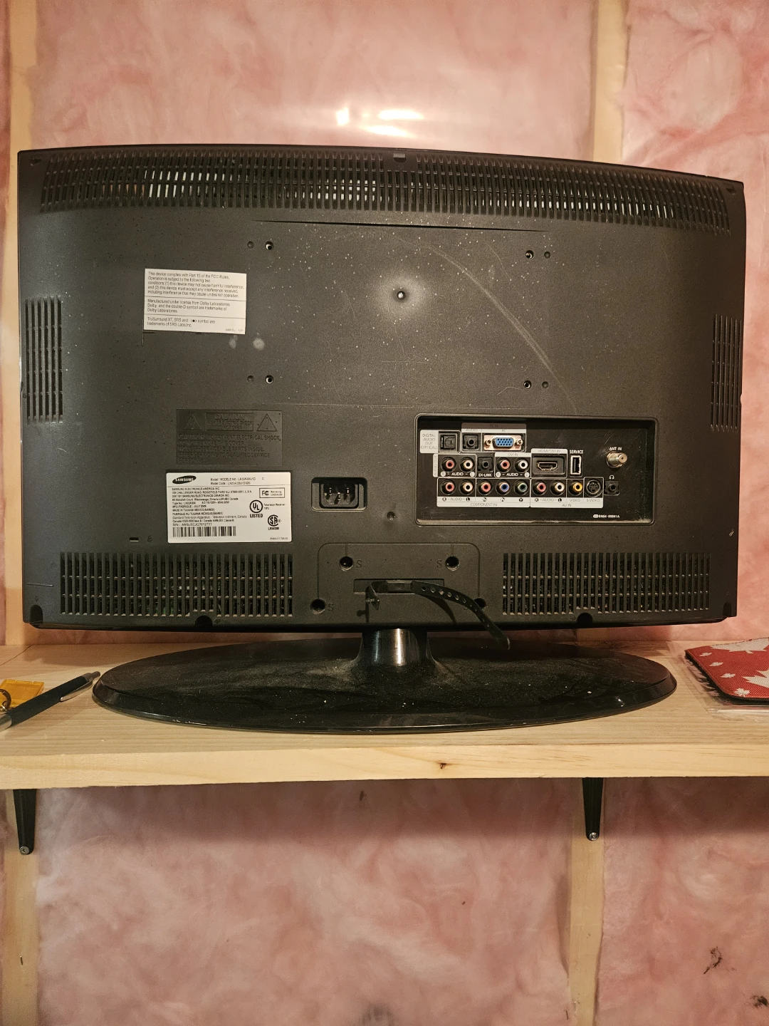 Samsung 24-inch flat screen TV - photo 2
