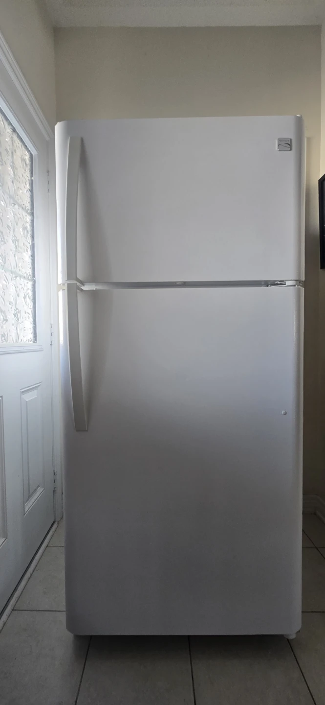 White Kenmore Refrigerator/Freezer