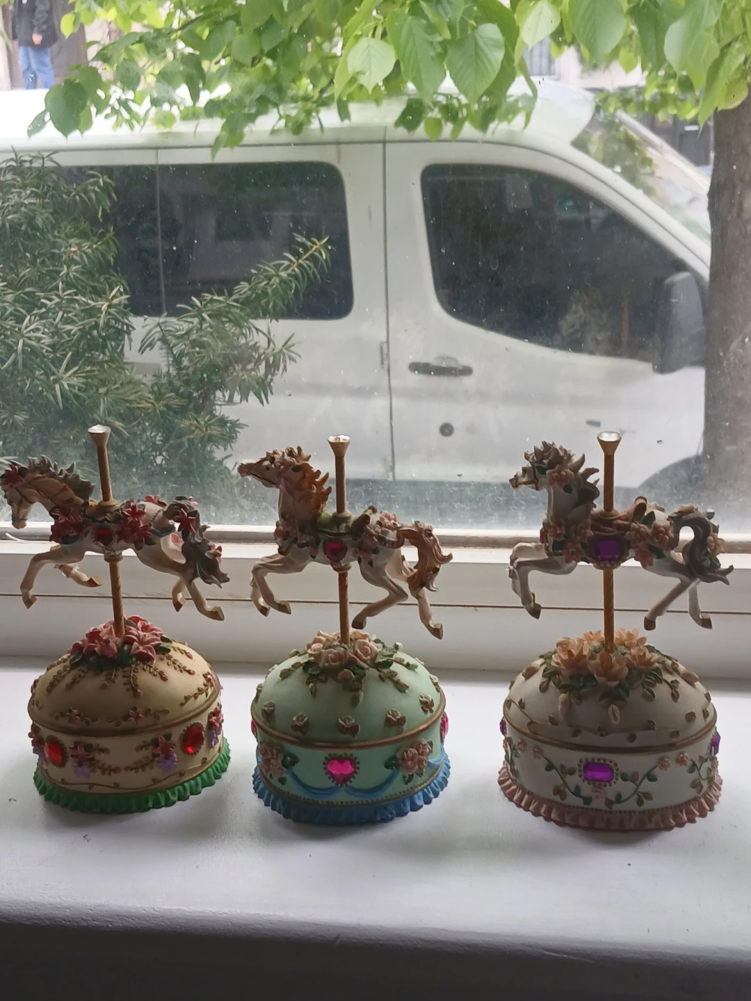 Set of 3 Decorative Carousel Horse Music Boxes - photo 4