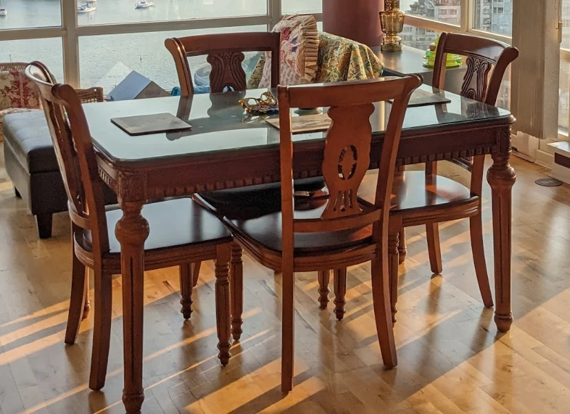 dining table w/ 4 matching chairs; Sturdy solid wood 🌱 - photo 3