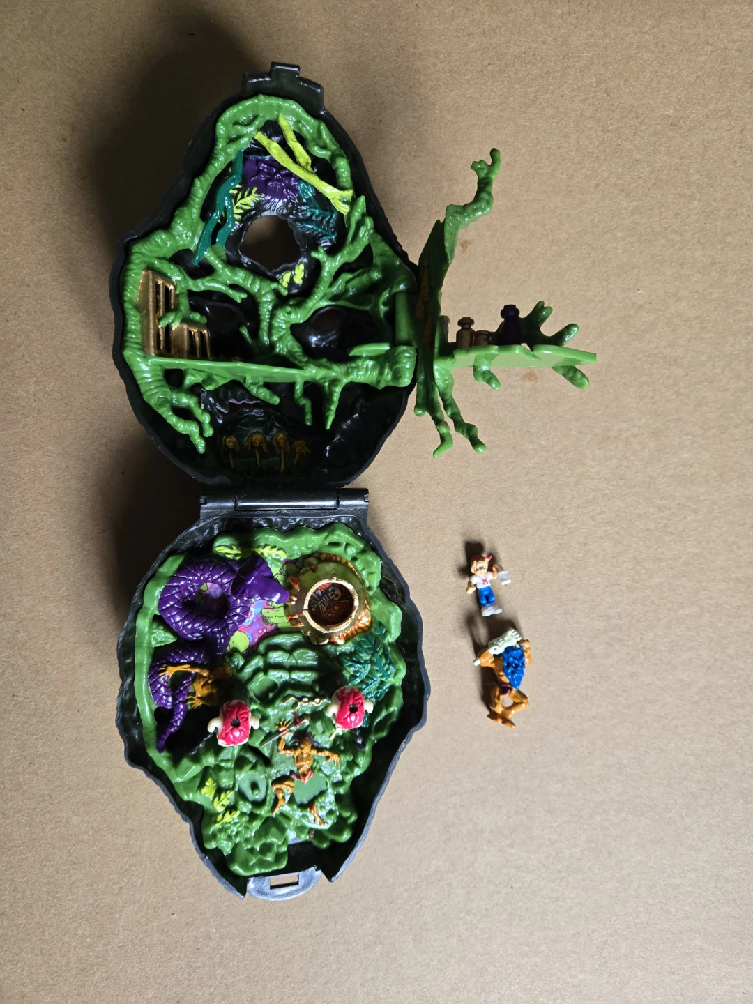 Mighty Max Kong's Volcano Playset - photo 2