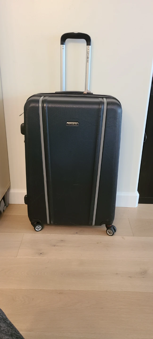 Samsonite Black Hardside Spinner Suitcase