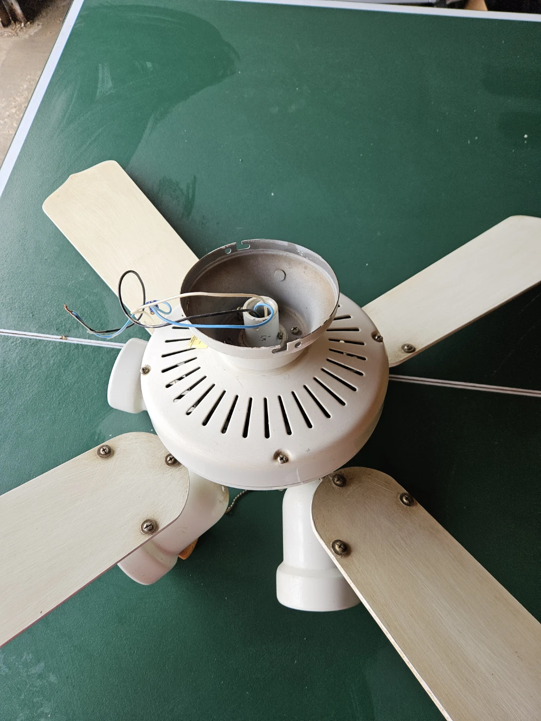 Renovation Sale! Ceiling Fan & Vintage Light Fixture Lot - photo 2