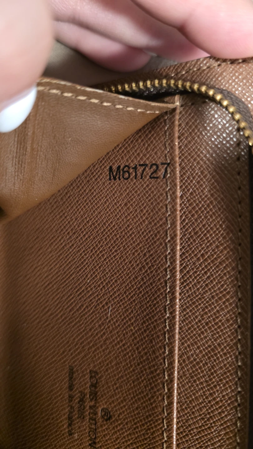 Louis Vuitton Monogram Zip Around Wallet - photo 4