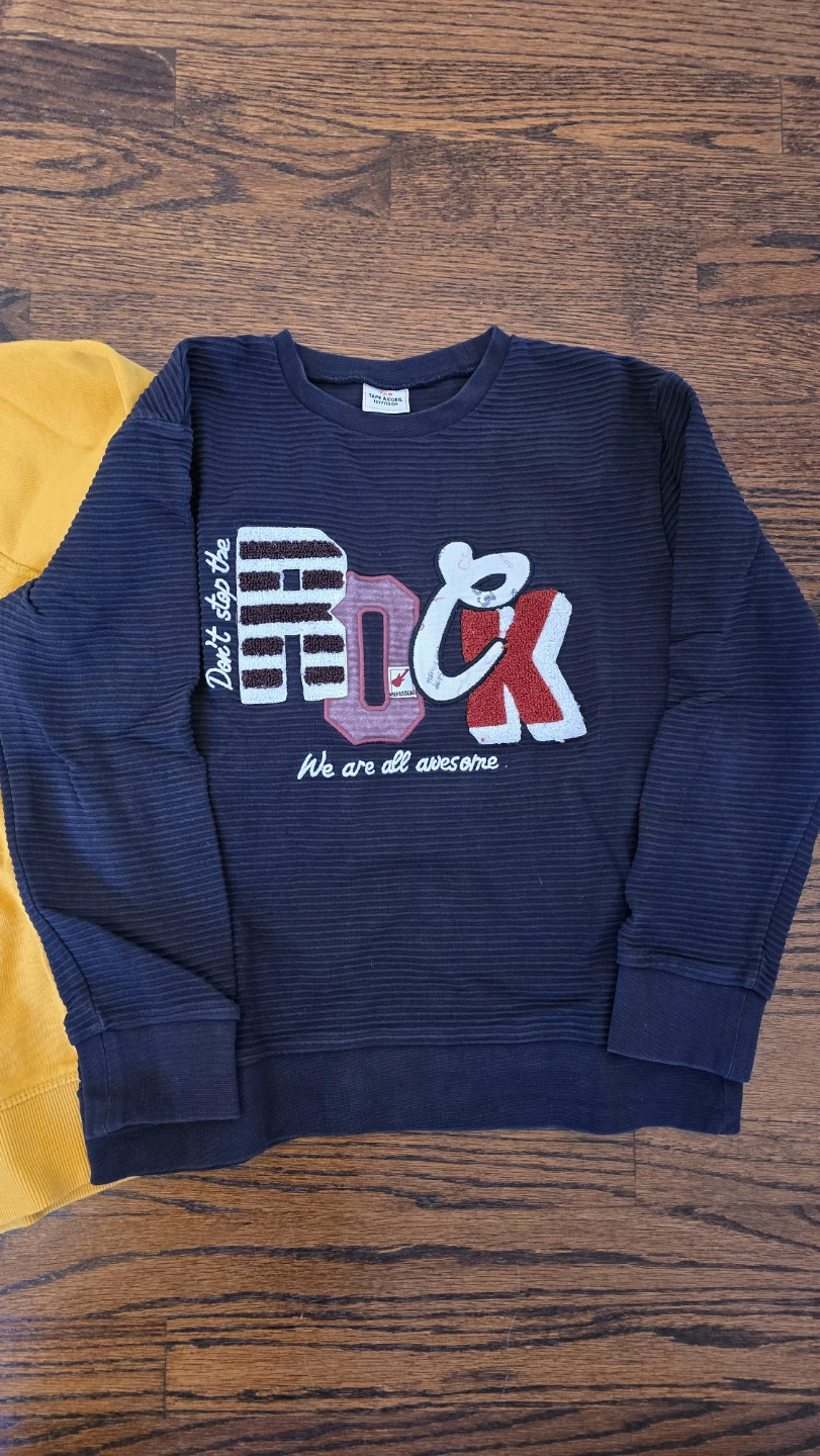 3 Graphic Sweatshirts - Size 12Y - photo 3
