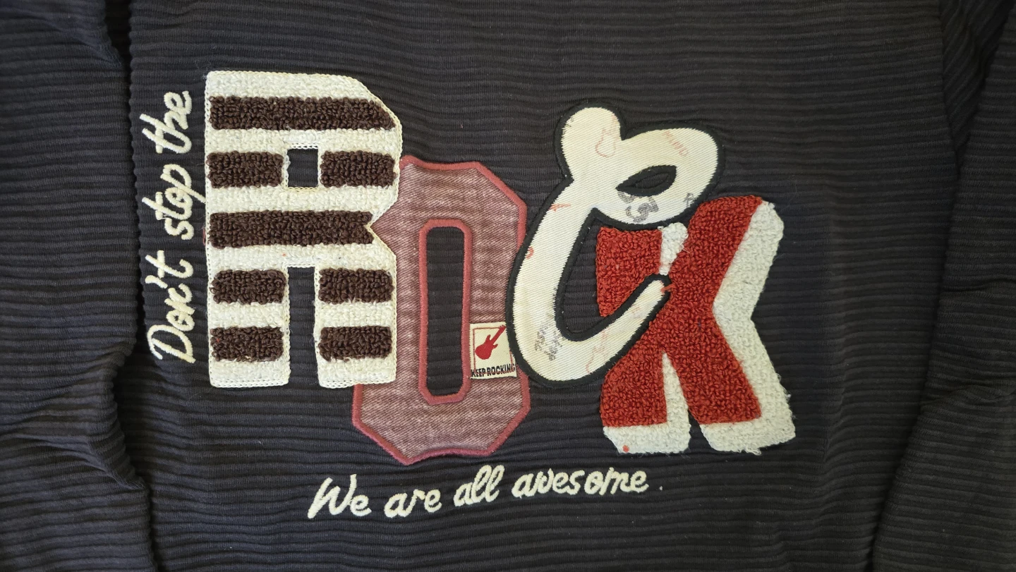 3 Graphic Sweatshirts - Size 12Y - photo 5