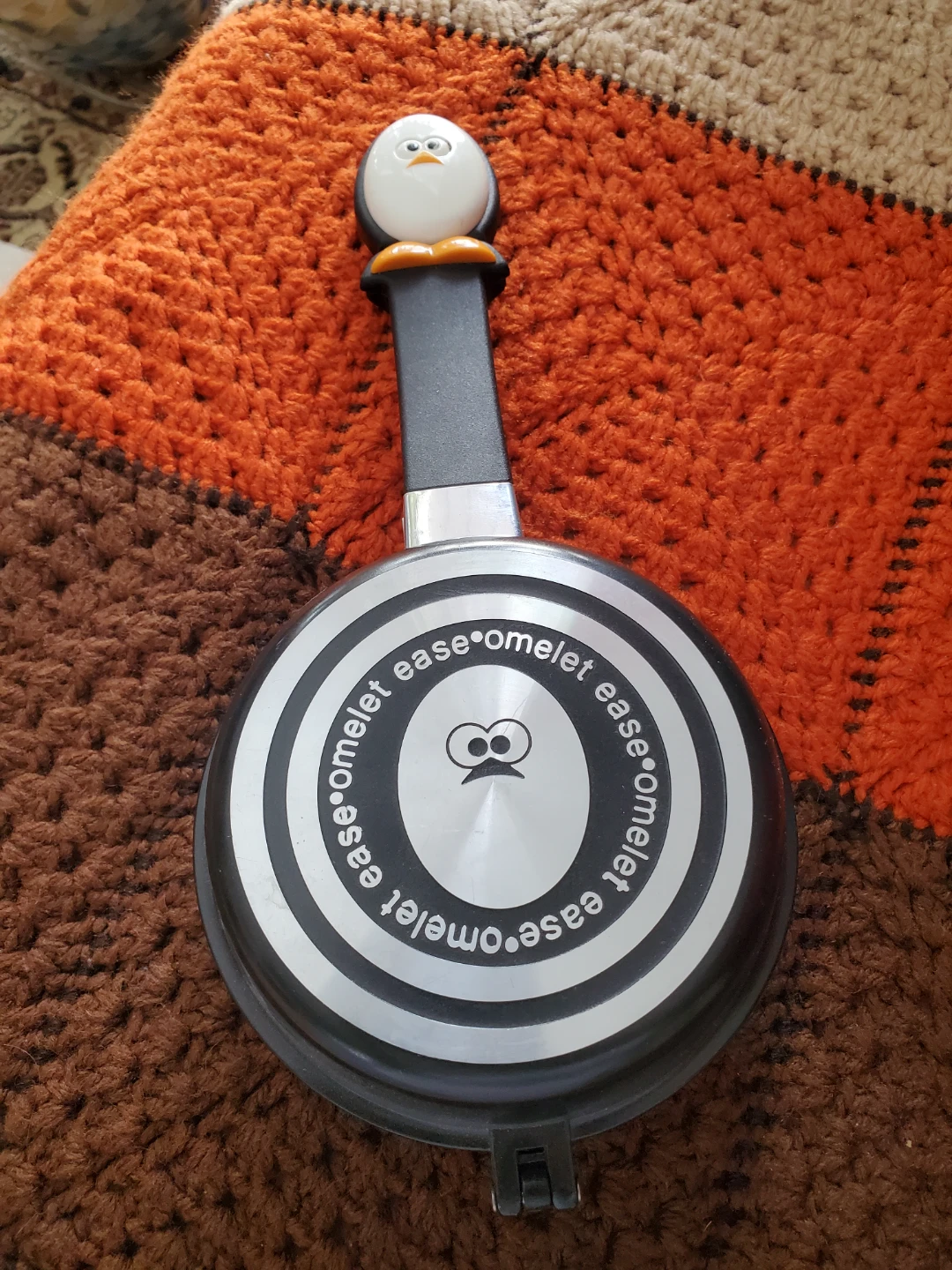 Joie Omelette Ease Pan with Penguin Handle