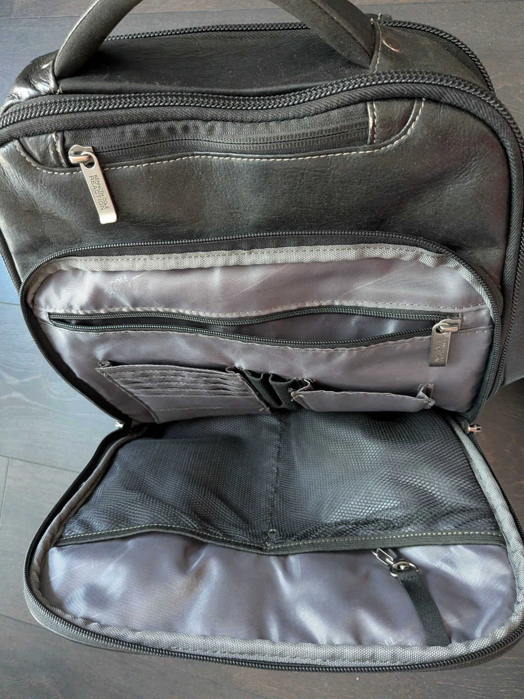 Kenneth Cole Black Genuine Leather Backpack - Used condition - photo 3