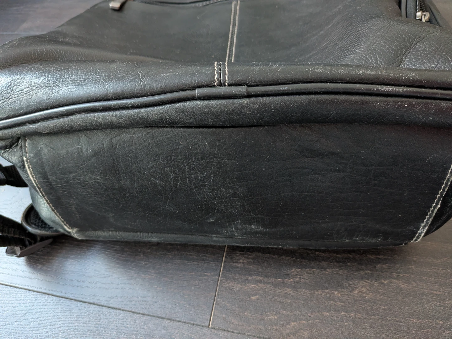 Kenneth Cole Black Genuine Leather Backpack - Used condition - photo 4